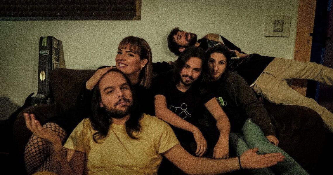 Fangosberla – “Tutto è bene quel che finisce”: svelata cover e tracklist in attesa dell’uscita dell’EP